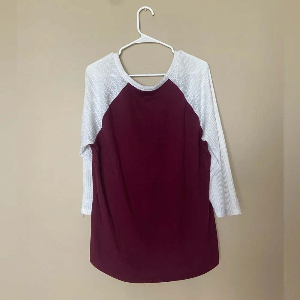 SONOMA Women's Burgundy and White Graphic Top - Picture 3 of 5